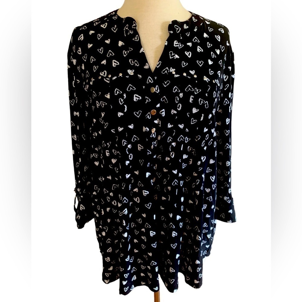 COCOMO Medium Black White 3/4 sleeve women’s Pintuck Blouse tunic shirt